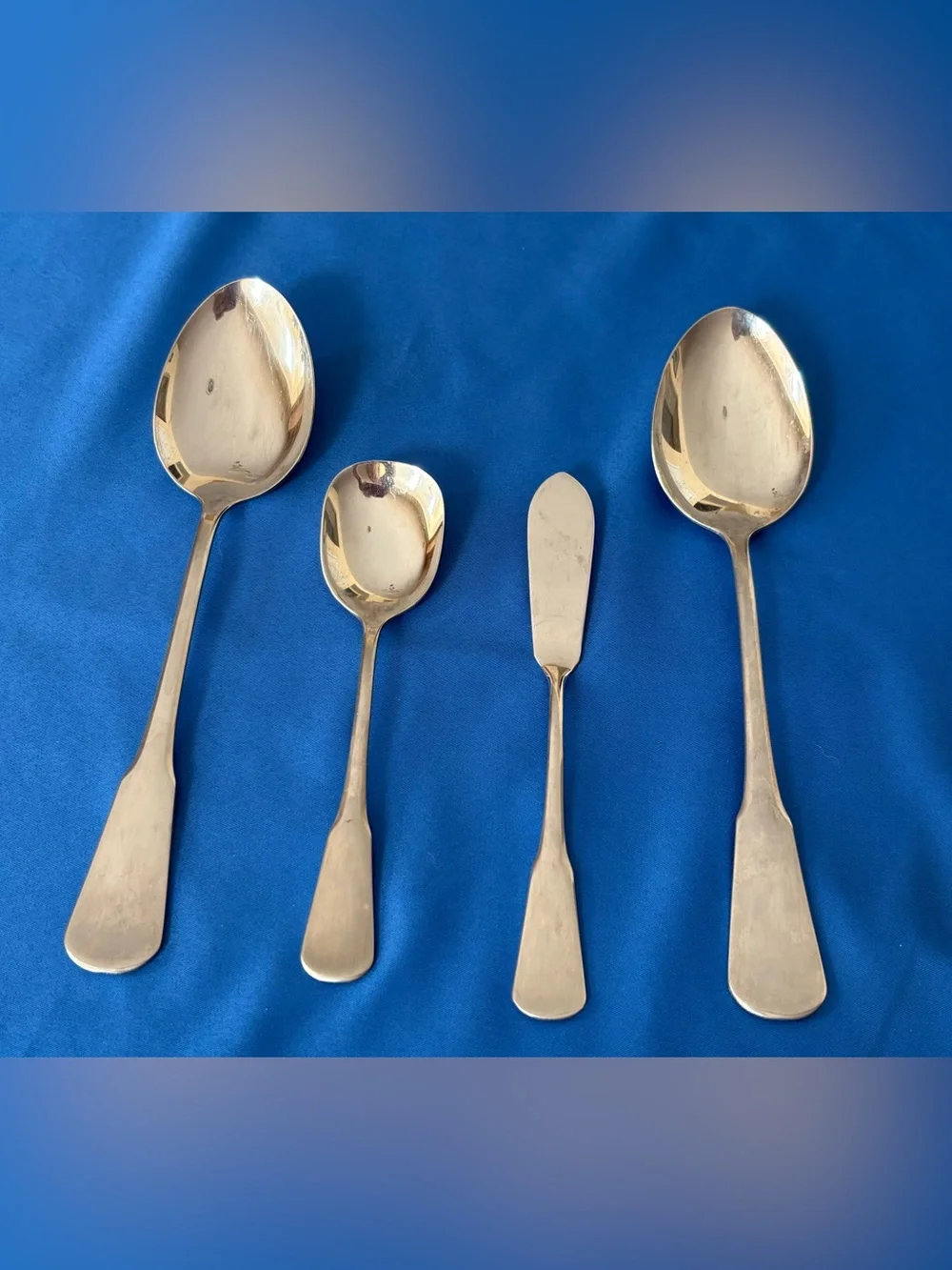 ONEIDA SSS YANKEE CLIPPER 2 Serving Spoons/Sugar Spoon/Butter Knife Lot
